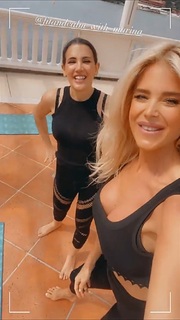 Victoria Silvstedt feet photo thumbnail