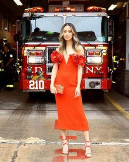 Jamie Chung feet photo thumbnail