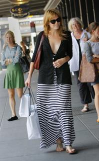 Mandy Moore feet photo thumbnail