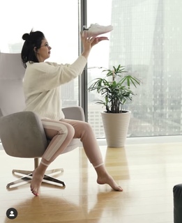 Klaudia Halejcio feet photo thumbnail