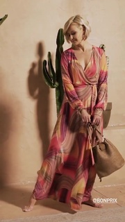 Malgorzata Kozuchowska feet photo thumbnail