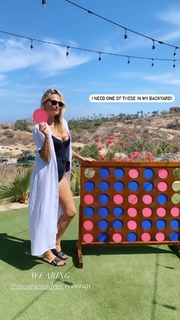 Molly Sims feet photo thumbnail