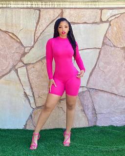 Chloe Bailey feet photo thumbnail