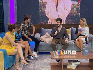 Laura González feet photo thumbnail