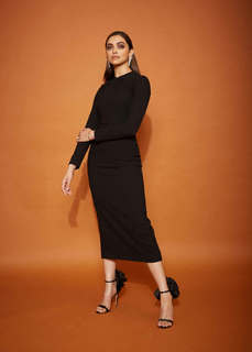 Deepika Padukone feet photo thumbnail