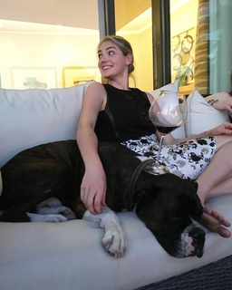 Kate Upton feet photo thumbnail