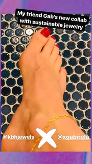 Naomi Watts feet photo thumbnail