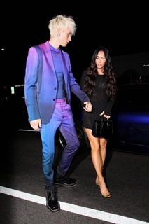 Megan Fox feet photo thumbnail
