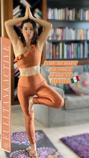 Claudia Lizaldi feet photo thumbnail