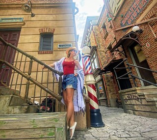 Andrea Legarreta feet photo thumbnail