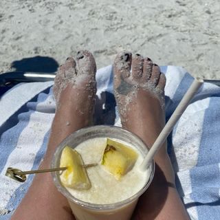 Melissa Joan Hart feet photo thumbnail