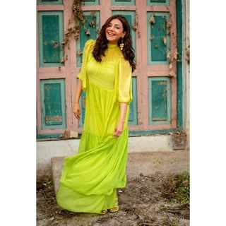 Kajal Aggarwal feet photo thumbnail
