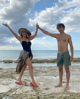 Christie Brinkley feet photo thumbnail