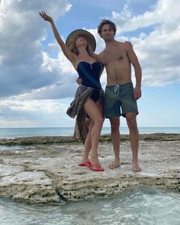 Christie Brinkley feet photo thumbnail