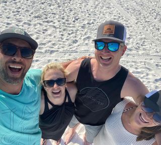 Melissa Joan Hart feet photo thumbnail