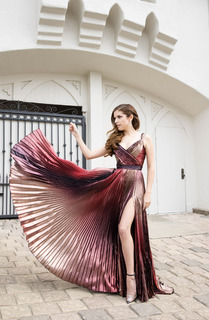 Anna Kendrick feet photo thumbnail