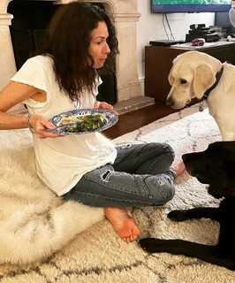 Minnie Driver feet photo thumbnail