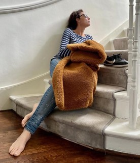 Minnie Driver feet photo thumbnail