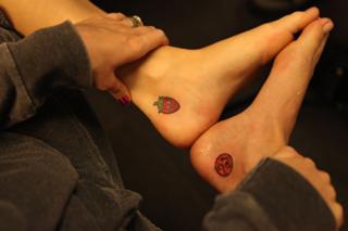 Katy Perry feet photo thumbnail