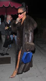 Rihanna feet photo thumbnail