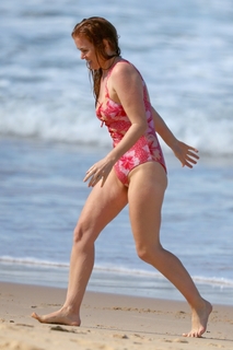 Isla Fisher feet photo thumbnail