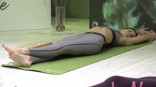 Anna Safroncik feet photo thumbnail