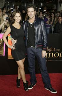Jennifer Love Hewitt feet photo thumbnail