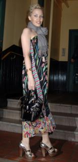 Kylie Minogue feet photo thumbnail