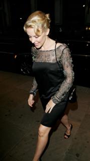 Kylie Minogue feet photo thumbnail