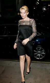 Kylie Minogue feet photo thumbnail