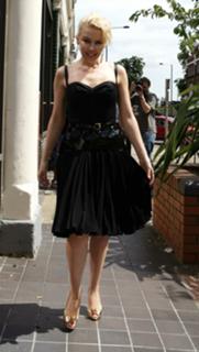Kylie Minogue feet photo thumbnail