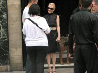 Kylie Minogue feet photo thumbnail