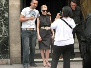 Kylie Minogue feet photo thumbnail