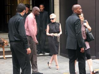 Kylie Minogue feet photo thumbnail