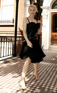 Kylie Minogue feet photo thumbnail
