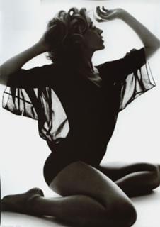 Kylie Minogue feet photo thumbnail