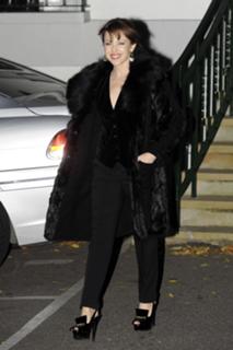 Kylie Minogue feet photo thumbnail