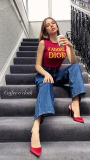 Xenia Tchoumitcheva feet photo thumbnail