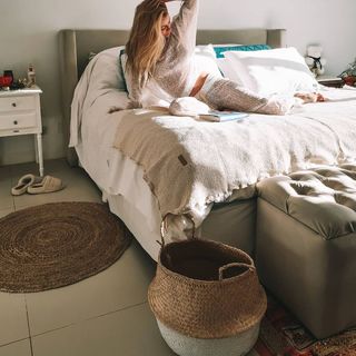 Nicole Neumann feet photo thumbnail