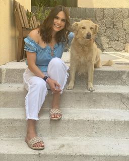 Tania Rincón feet photo thumbnail