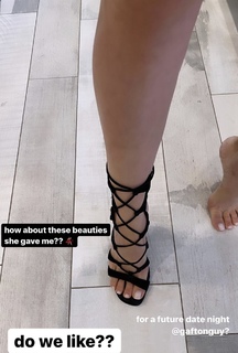 Daniella Monet feet photo thumbnail