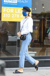 Diane Kruger feet photo thumbnail