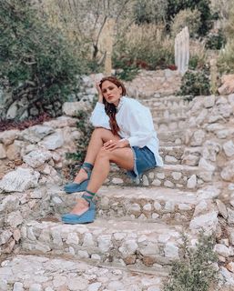 Mary Synatsaki feet photo thumbnail