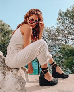 Mary Synatsaki feet photo thumbnail