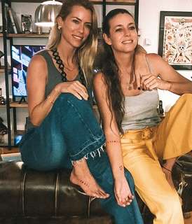 Nicole Neumann feet photo thumbnail