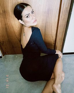 Cleo feet photo thumbnail