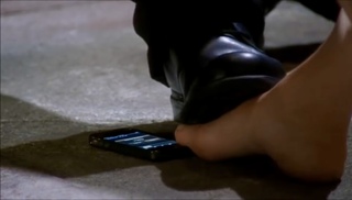 Yvonne Strahovski feet photo thumbnail