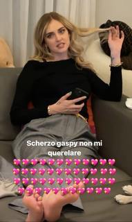 Chiara Ferragni feet photo thumbnail