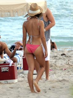 Zoë Kravitz feet photo thumbnail