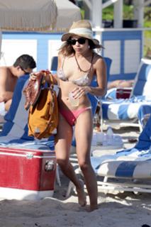 Zoë Kravitz feet photo thumbnail